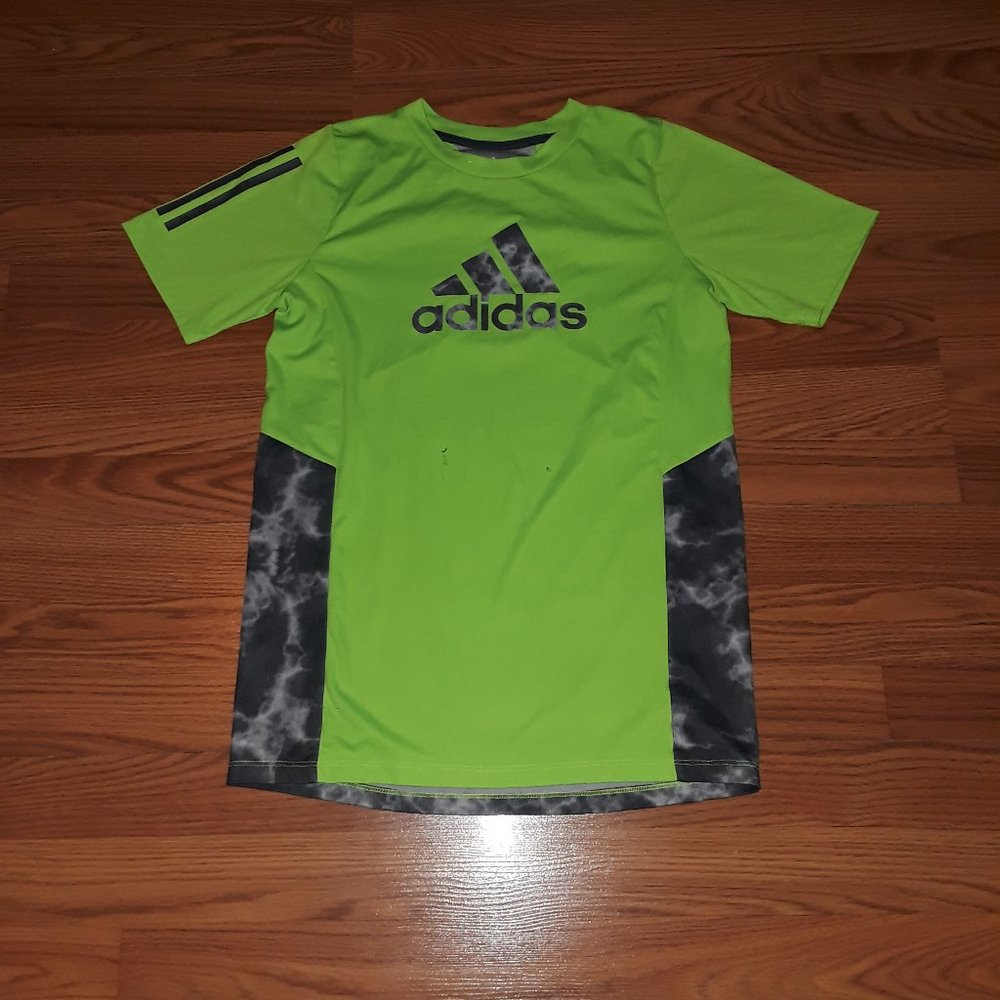 Adidas t-shirt